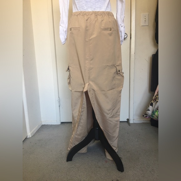 Adorable Dolls Kill Emory Park khaki colored cargo skirt w/back split - Picture 16 of 16